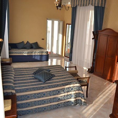 ナポリ Toledo Bed & Breakfast エクステリア 写真
